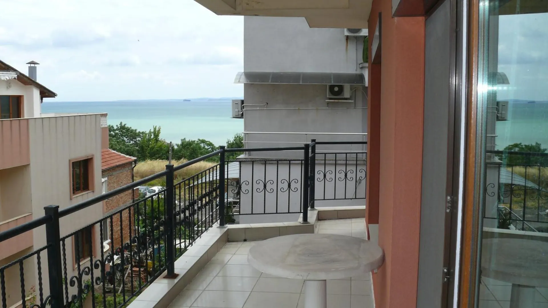 3-Х Комнатный Аппартамент Apartment Burgas